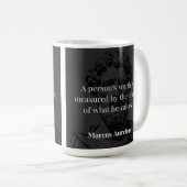 Worth definieren: Marcus Aurelius auf Werten Kaffeetasse (VorderseiteRechts)