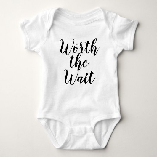 Worth The Wait Baby Announcement Baby Strampler (Vorderseite)