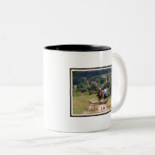 WOTM: Wo zu als Nächstes? Zweifarbige Tasse (VorderseiteRechts)