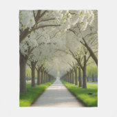 "Wrap dich selbst in Blossom - Weißer Bogen Blüte Fleecedecke (Vorderseite)