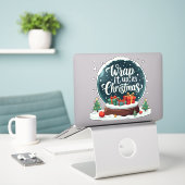 Wrap It Up It's Christmas Snow Globe Design Aufkleber (Laptop auf Schreibtisch)