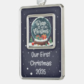 Wrap It Up It's Christmas Snow Globe Design Rahmen-Ornament Silber (Links)