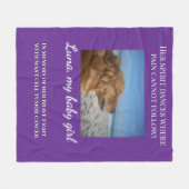 Wrapped in Her Gentle Light Fleecedecke (Vorderseite (Horizontal))