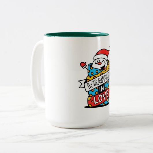 Wrapped in Love Christmas Zweifarbige Tasse (Vorderseite Links)
