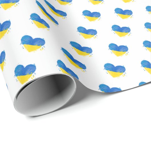 Wrapping Paper Ukrainisches Flaggenherz Geschenkpapier (Rolleneckpunkt)