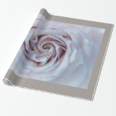 Wrapping Paper von White Rose Valentine Geschenkpapier (Ungerollt)