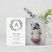 Wreath Monogram Baby Birth Announcement Card Ankündigung (Stehend Vorderseite)