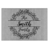Wreath Monogramm mit Familienname Schneidebrett (Vorderseite)