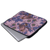 Wren und Hellebore, rosa und violett Laptopschutzhülle (Vorne Knopf)