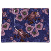 Wren und Hellebore, violett und rosa Große Geschenktüte (Vorderseite)