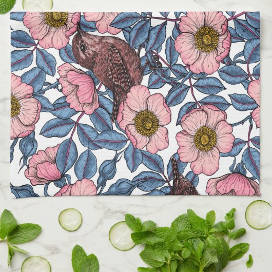 Wrens in den Rose Geschirrtuch (Gefaltet)