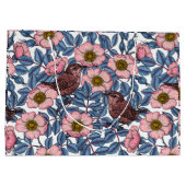 Wrens in den Rose Große Geschenktüte (Rückseite)