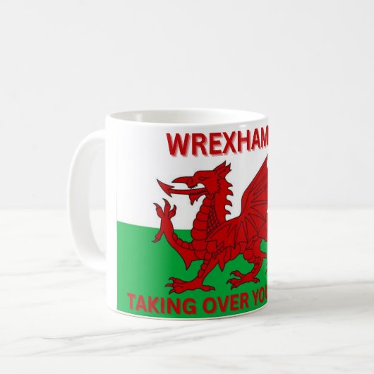 Wrexham Fc übernimmt die Stadt Kaffeetasse (Vorderseite Links)