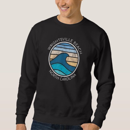 Wrightsville Beach, NC Vacationing Shark Seawaves Sweatshirt (Vorderseite)