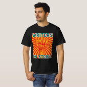 Writer on Strike with Red and gelb Retro sunset T-Shirt (Vorne ganz)