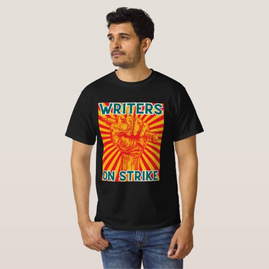 Writer on Strike with Red and gelb Retro sunset T-Shirt (Vorne ganz)