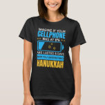 Wunder Hanukkah Chanukah erklärte 8 Tage Batte T-Shirt<br><div class="desc">Das Wunder von Hanukkah Chanukah erklärt 8 Tage Akkuleben.</div>