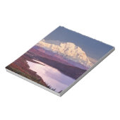 Wunder See und Berg Denali bei Sonnenaufgang Notizblock (Rotiert)
