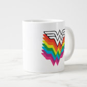 Wunder-Woman-Logo für Regenbogen Jumbo-Tasse (Vorderseite Rechts)