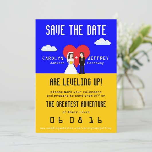 Wunderbar Nerdy 8-Bit Bride & Groom Save the Date (Stehend Vorderseite)