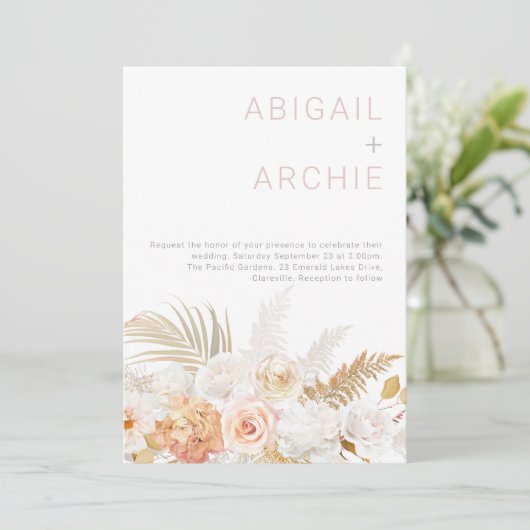 Wunderbare Hochzeit: wunderschöne Blütenpracht in Einladung (Stehend Vorderseite)
