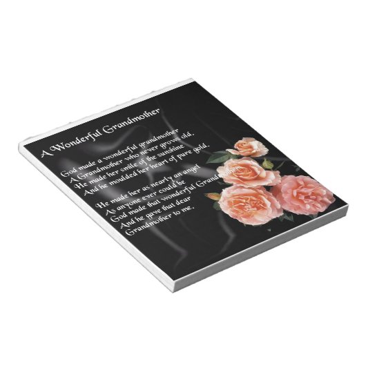 Wunderbares Großmuttergedicht - Blume auf schwarz Notizblock (angewinkelt)