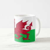 Wunderschön gestaltete walisische Flagge Kaffeetasse (VorderseiteRechts)