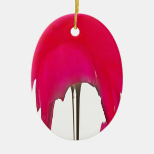 Wunderschöne, atemberaubende rote Rose unter dem w Keramikornament