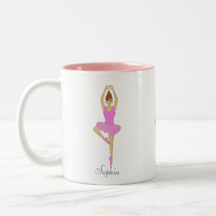 Wunderschöne Balletttänzerin in hellrosa gekleidet Zweifarbige Tasse