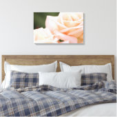 Wunderschöne beige Rose Stretched Canvas Print Leinwanddruck (Insitu (Schlafzimmer))
