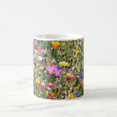 wunderschöne, farbenfrohe Wiese wilder Blume Kaffeetasse (Mittel)