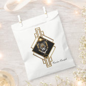 Wunderschöne goldene schwarze Katze. Geschenktütchen (Ausgeschnitten)