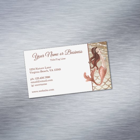 Wunderschöne Meerjungfrau in Rose Gold Beach Magnetische Visitenkarte (Beispiel)