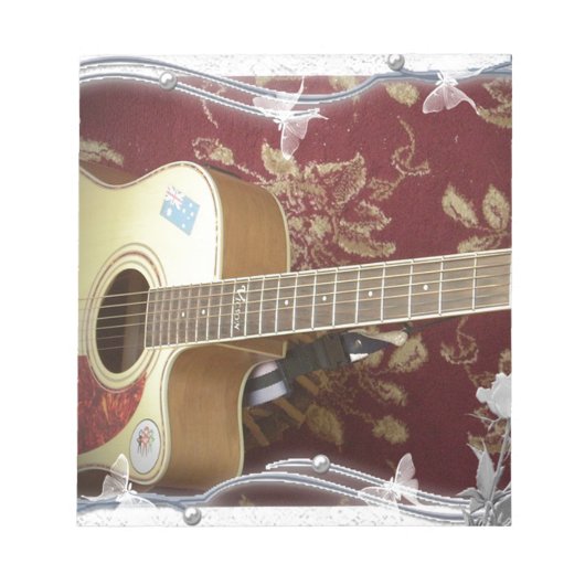 Wunderschöne Vintage Gitarre auf dem afrikanischen Notizblock (Vorderseite)