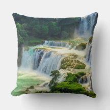 Wunderschöne Wasserfall-Wurfkissen
