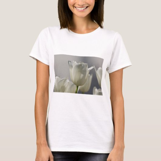 Wunderschöne weiße Frühlingshuppen T-Shirt (Vorderseite)