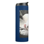 Wunderschöner, blauer weißer Hund mit Vater Thermosbecher (Nach links gedreht)