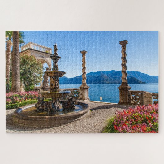 Wunderschöner Brunnen im Garten am Comer See, Ital Puzzle (Horizontal)