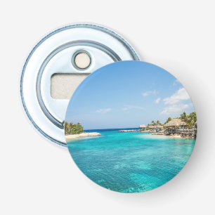 Wunderschöner tropischer Strand mit Strohhütten Flaschenöffner