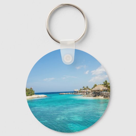 Wunderschöner tropischer Strand mit Strohhütten Schlüsselanhänger (Vorderseite)