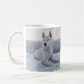 Wunderschöner weißer Husky im Schnee Mirrored Kaffeetasse (Links)