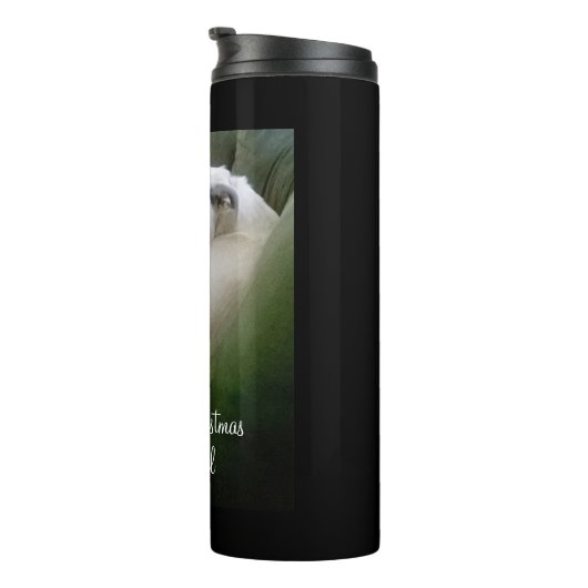 Wunderschöner weißer Welpenhund schnurrt Weihnacht Thermosbecher (Nach rechts gedreht)