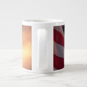 Wunderschönes 4. Juli Design - Feuerwerke & Freihe Jumbo-Tasse (Rückseite)