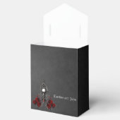 Wunderschönes dunkelgotisches Hochzeitsdesign. Geschenkschachtel (Geöffnet)