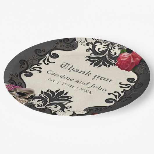 Wunderschönes gotisches Design Pappteller (Schrägansicht)