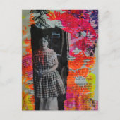 Wunderschönes Kind auf Blumen Mixed Media Collage Postkarte (Vorderseite)