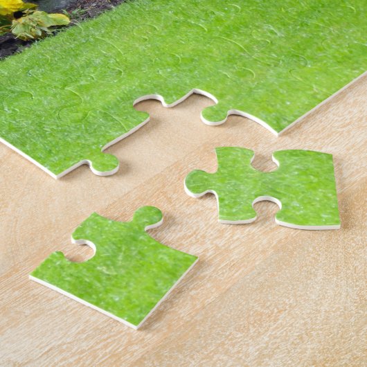 Wunderschönes Puzzle mit grünem Garten (Seite)