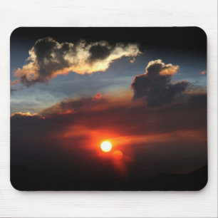 wunderschönes rauchiges Sonnenuntergangsbild Mousepad