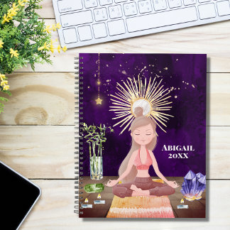 Wunderschönes vermittelndes Yoga Girl and Crystals Planer