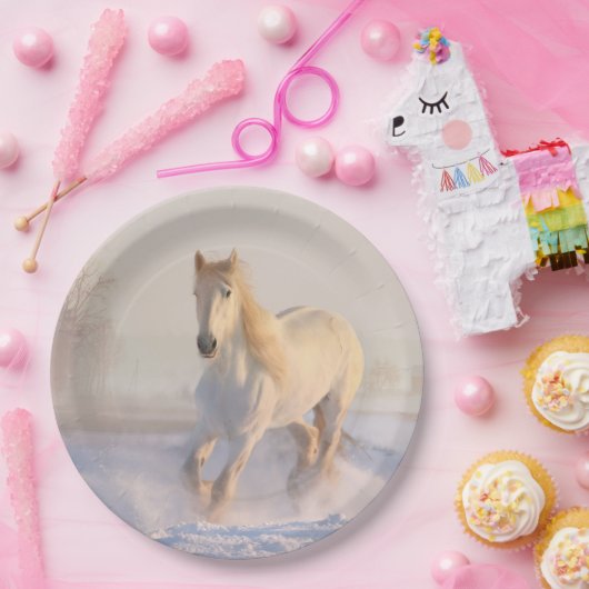 Wunderschönes weißes Pferd im Schnee Pappteller (Party)